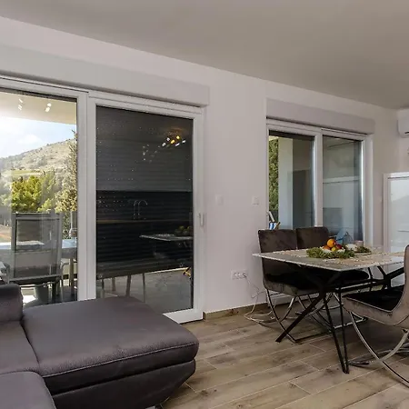 Rozalia Lejlighed *