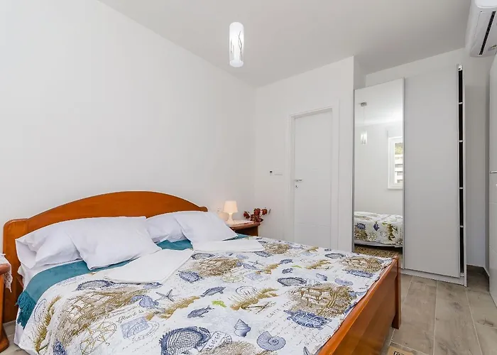 Rozalia Trogir